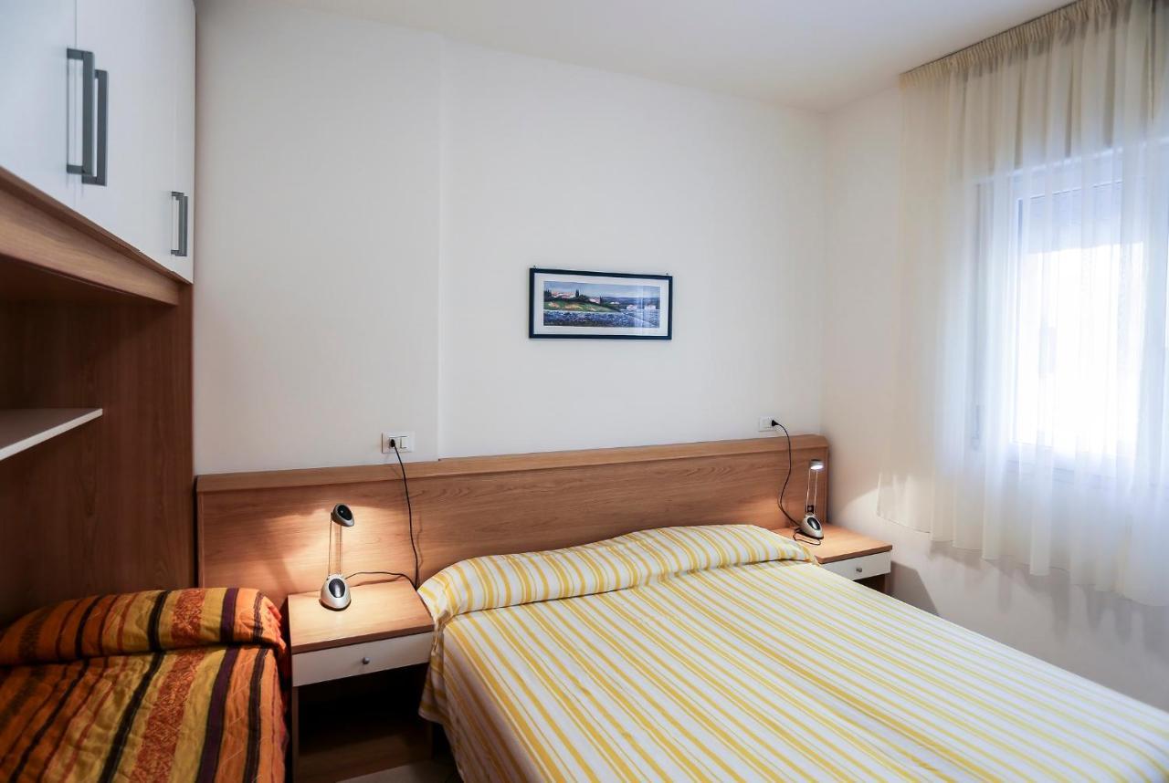 Ca' Mira Apartments Caorle Exteriör bild
