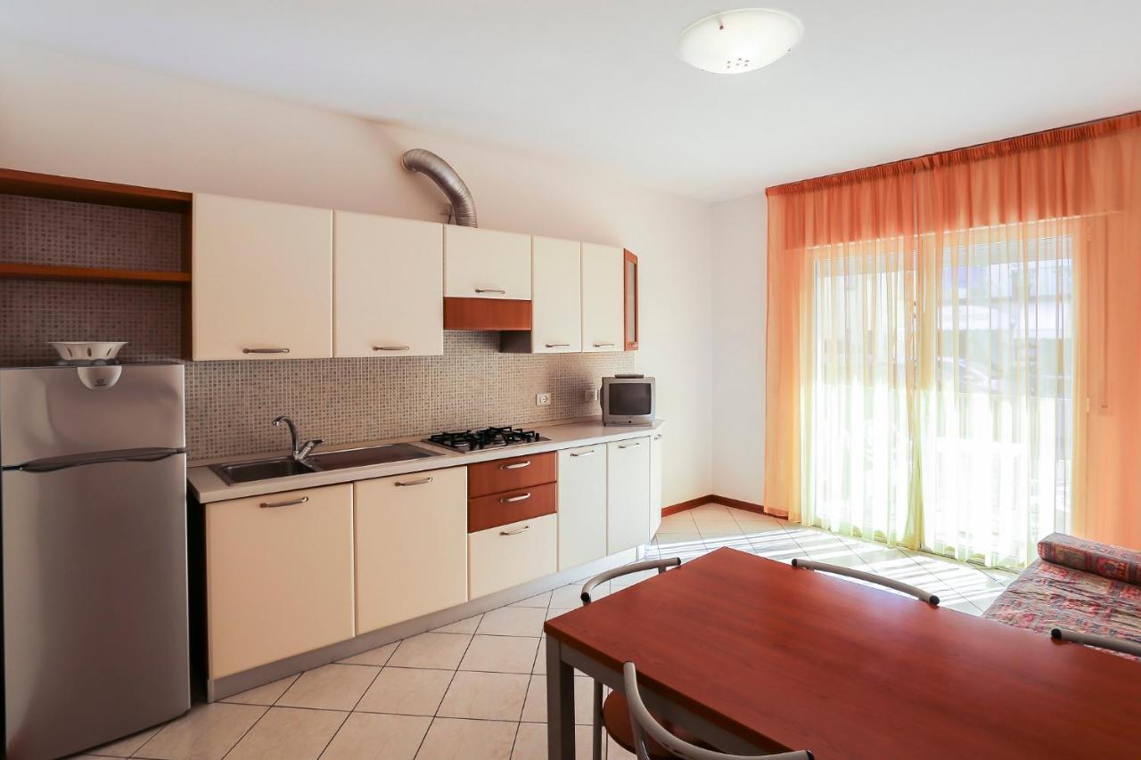 Ca' Mira Apartments Caorle Exteriör bild