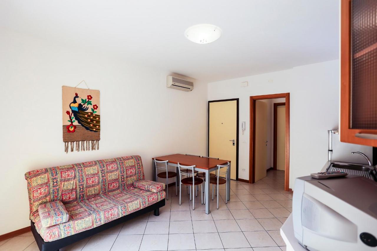 Ca' Mira Apartments Caorle Exteriör bild
