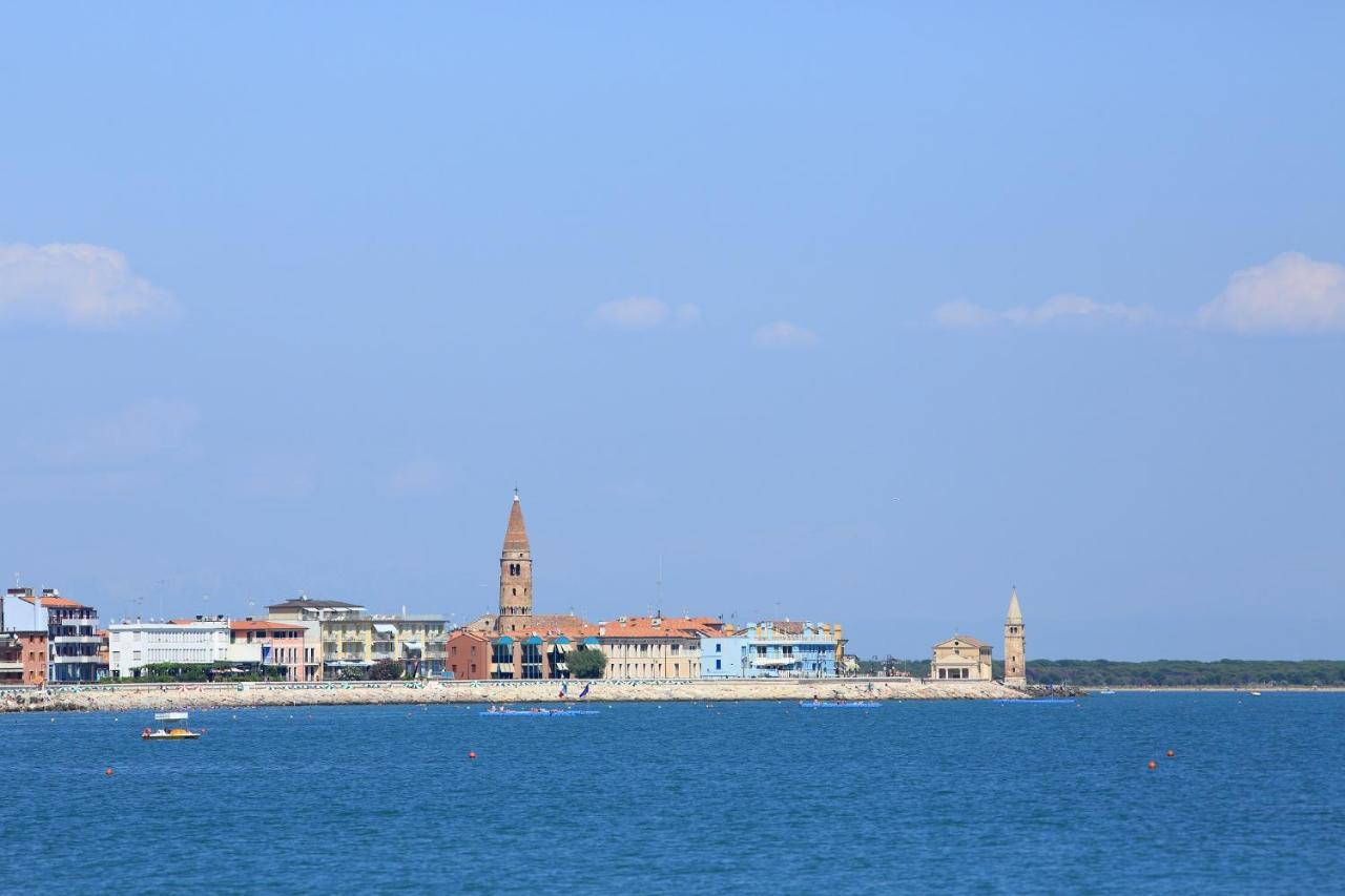 Ca' Mira Apartments Caorle Exteriör bild
