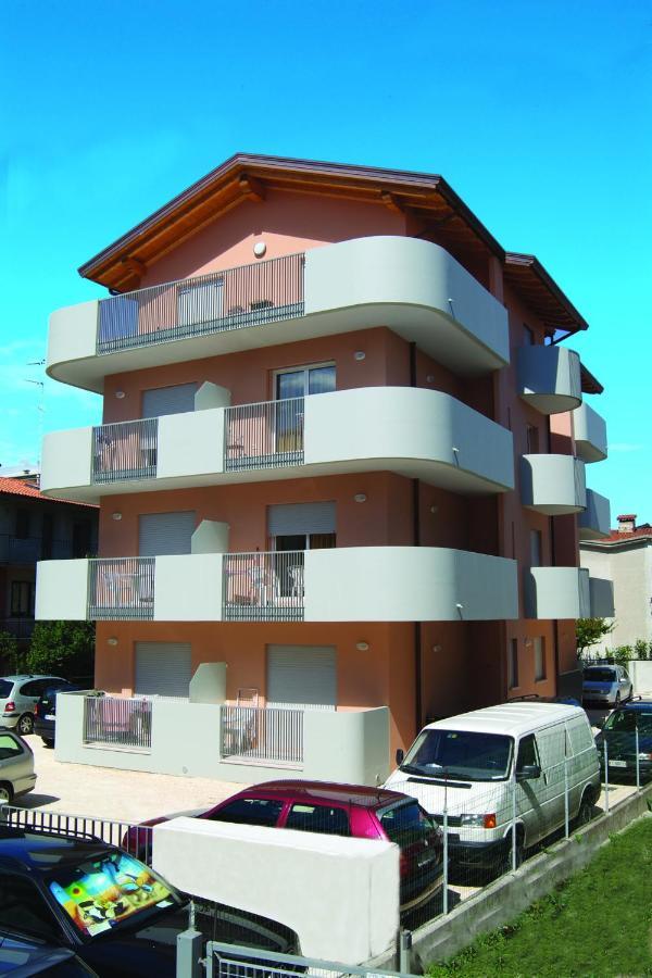 Ca' Mira Apartments Caorle Exteriör bild