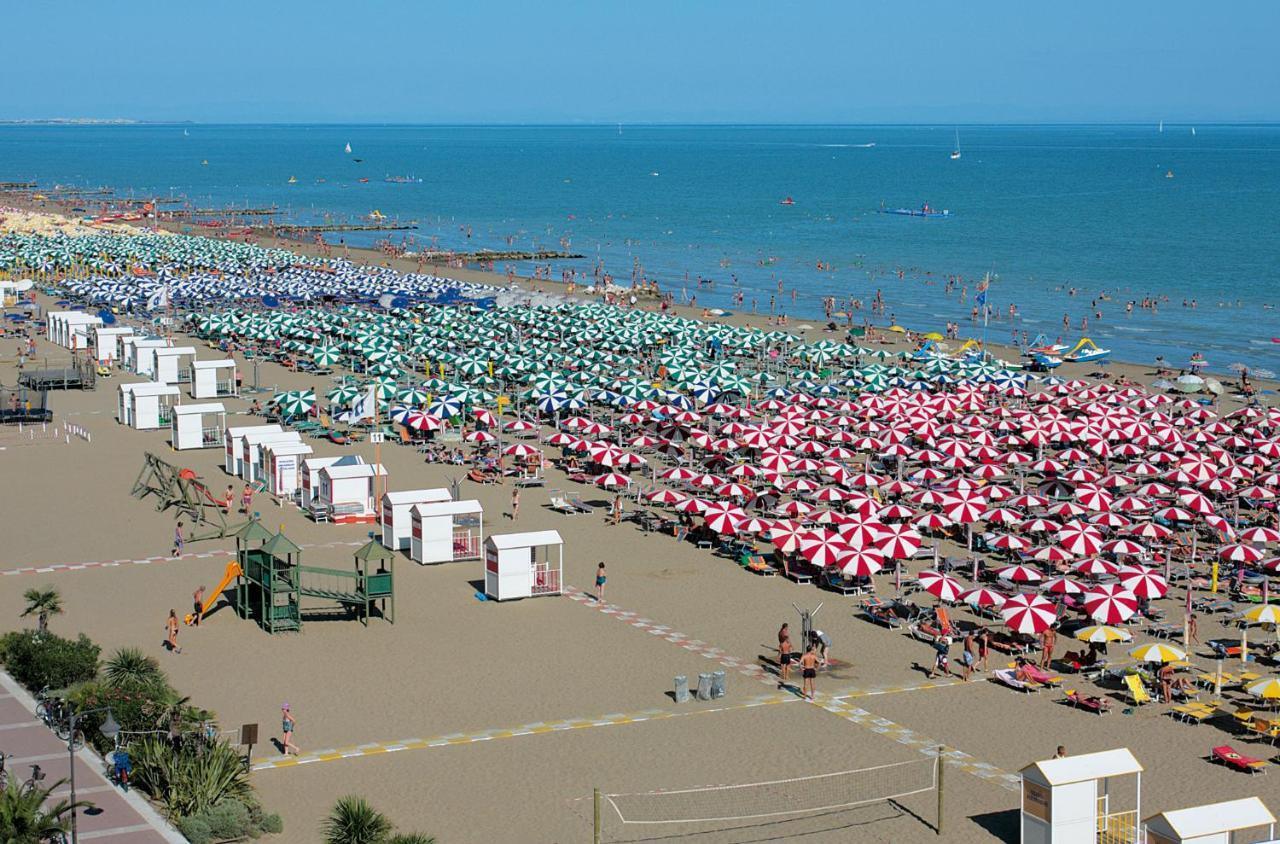 Ca' Mira Apartments Caorle Exteriör bild