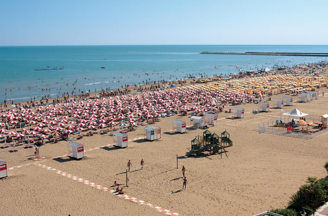Ca' Mira Apartments Caorle Exteriör bild