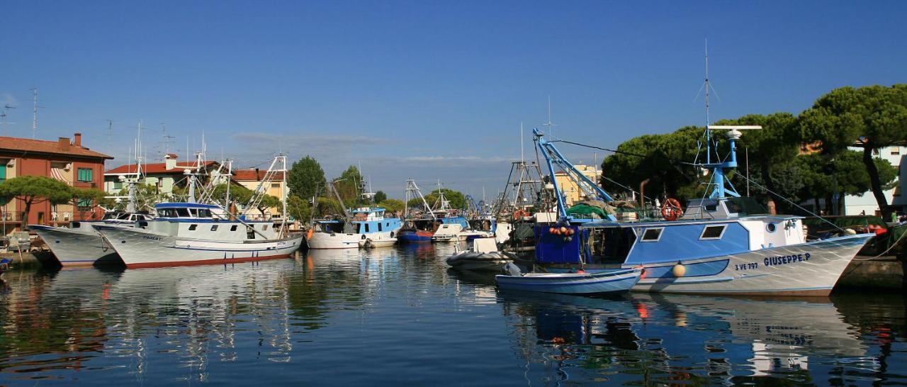 Ca' Mira Apartments Caorle Exteriör bild