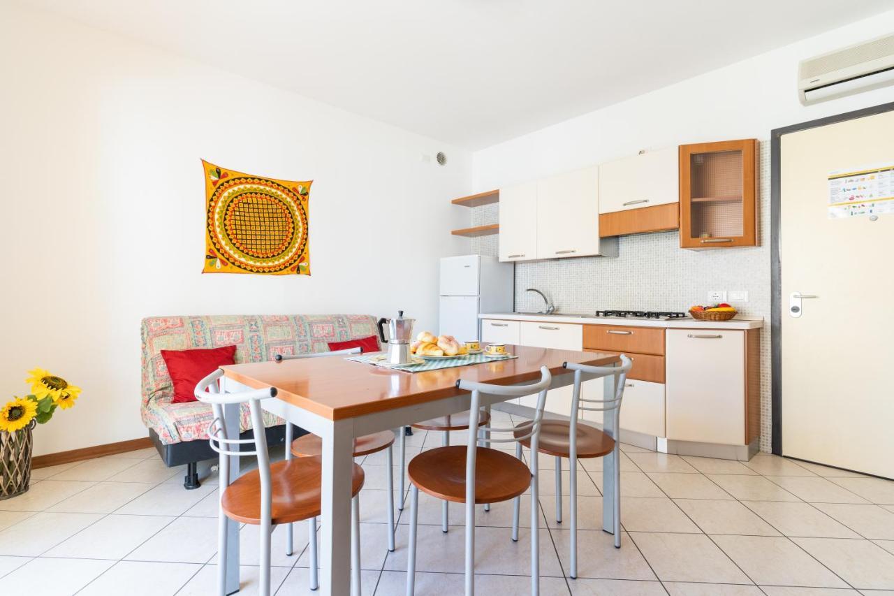 Ca' Mira Apartments Caorle Exteriör bild