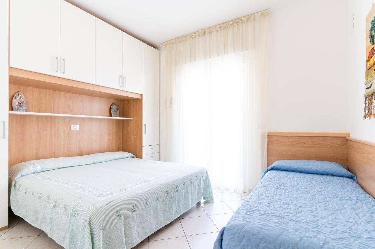 Ca' Mira Apartments Caorle Exteriör bild