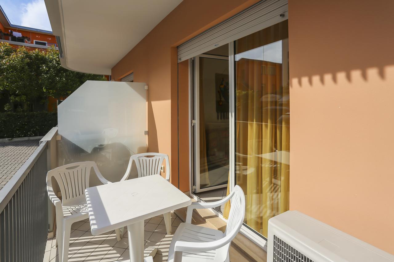 Ca' Mira Apartments Caorle Exteriör bild